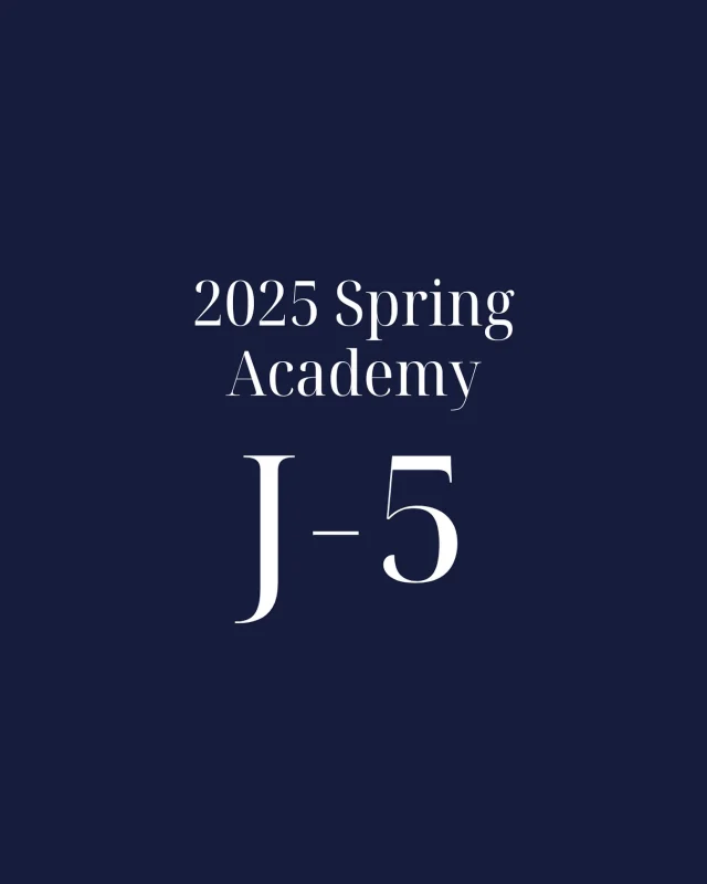 D-5 before the new academy at the Saline royale.

🎻 The young talents will perfect their art, take part in masterclasses and perform in public. 

They will be accompanied by renowned teachers:
Marc Coppey (cello)
Jakon Spahn (cello)
Radu Blidar (violin)

✨ An unforgettable experience!